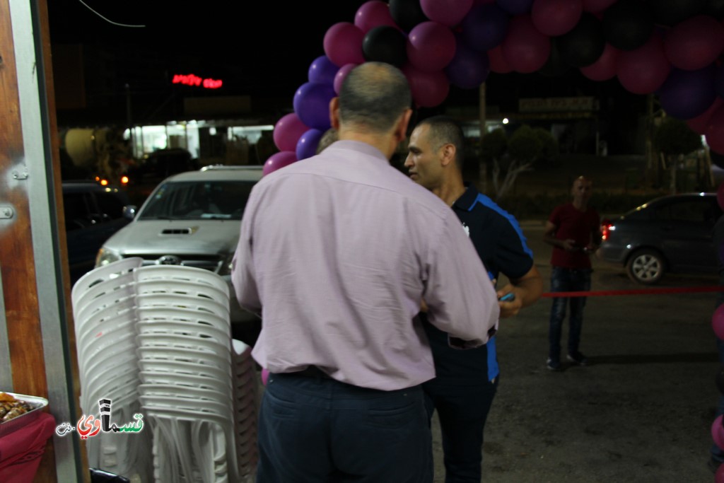  فيديو: افتتاح مطعم حمص فول شاورما  انوار القدس  بمشاركة الرئيس المحامي عادل بدير ولفيف من الاصحاب